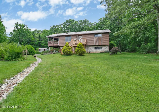 Homes for sale in Crossville, TN | 8424 Cherokee Tr, Crossville, TN 38572 | MLS# 1342263