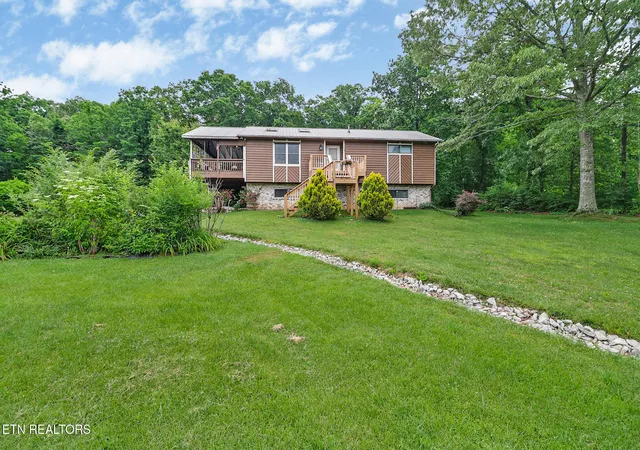 Homes for sale in Crossville, TN | 8424 Cherokee Tr, Crossville, TN 38572 | MLS# 1342263