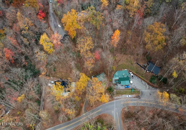 2nd image of 887 Holly Branch Rd, Gatlinburg, TN 37738 | MLS# 1343316