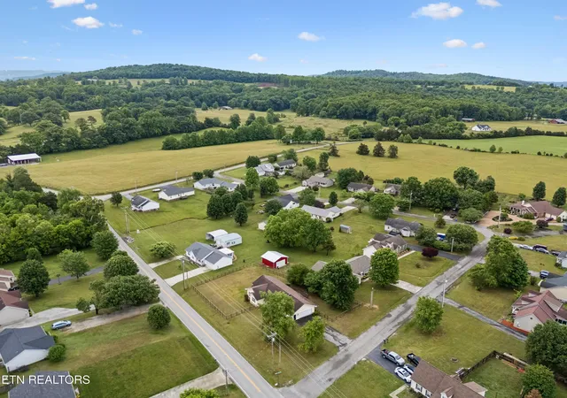Homes for sale in Cookeville, TN | 2804 Paran Pointe Dr Dr, Cookeville, TN 38506 | MLS# 1342351