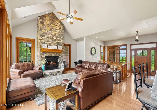 Photo 1 of Single family home for sale at 1410 Ward Rd, Loudon, TN 37774 | MLS# 1342345 | Listing updated on 2026-09-25