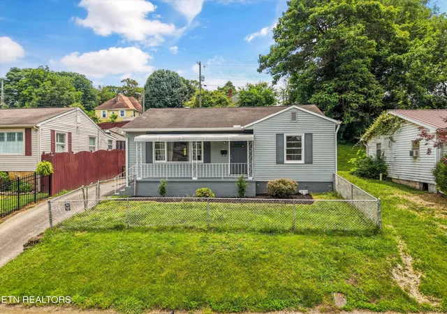 Photo 3 of Single family home for sale at 130 Oglewood Ave, Knoxville, TN 37917 | MLS# 1342387 | Listing updated on 2026-09-17