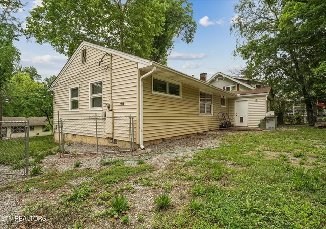 28th image of 2329 Peachtree St, Knoxville, TN 37920 | MLS# 1343337