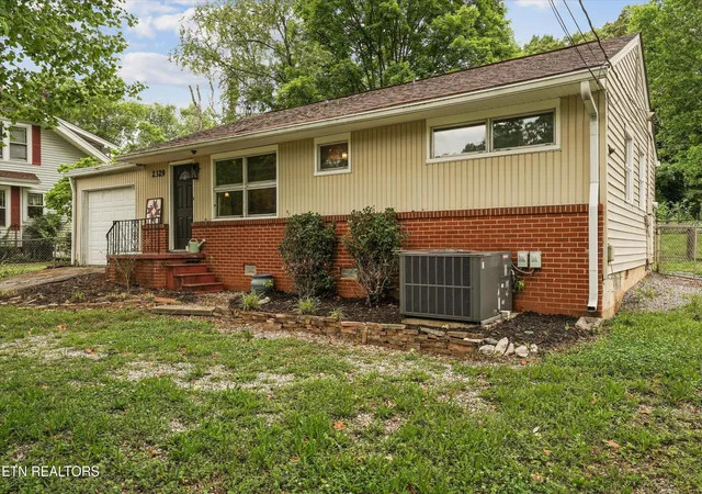 2nd image of 2329 Peachtree St, Knoxville, TN 37920 | MLS# 1343337