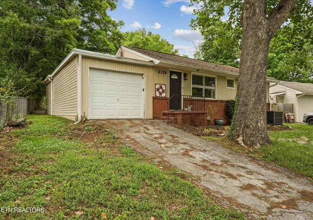 3rd image of 2329 Peachtree St, Knoxville, TN 37920 | MLS# 1343337