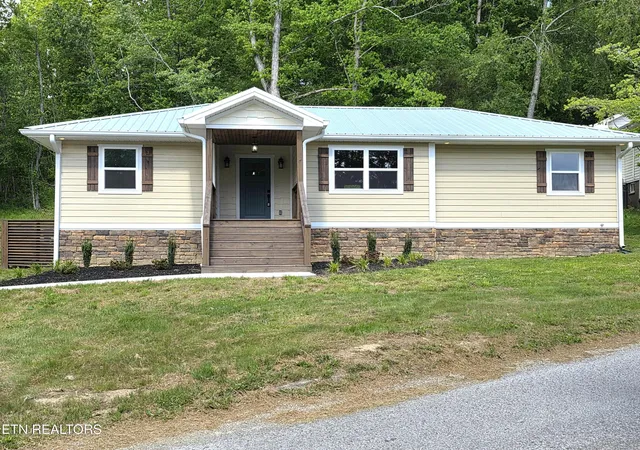 Homes for sale in Oneida, TN | 590 Litton Rd, Oneida, TN 37841 | MLS# 1344018