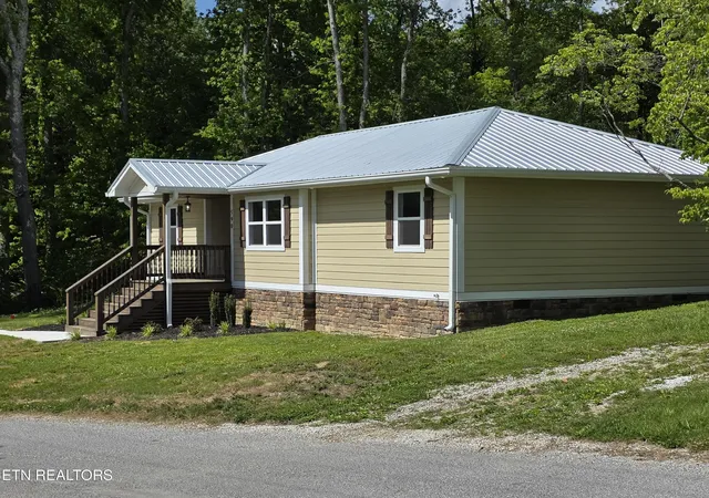 Homes for sale in Oneida, TN | 590 Litton Rd, Oneida, TN 37841 | MLS# 1344018