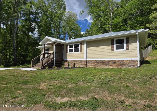 Homes for sale in Oneida, TN | 590 Litton Rd, Oneida, TN 37841 | MLS# 1344018