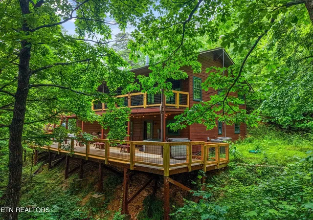 Photo 3 of Single family home for sale at 3856 Ravens Den Way, Sevierville, TN 37862 | MLS# 1342392 | Listing updated on 2026-09-18