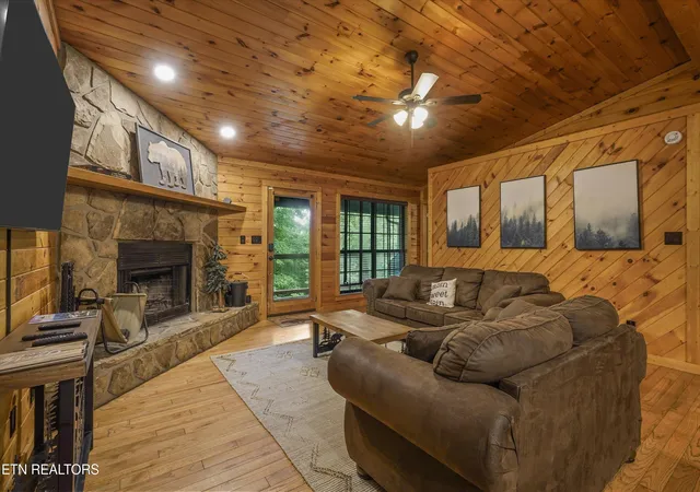 Photo 4 of Single family home for sale at 3856 Ravens Den Way, Sevierville, TN 37862 | MLS# 1342392 | Listing updated on 2026-09-18