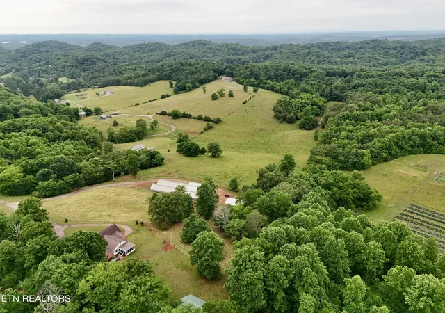 Photo 3 of Single family home for sale at 630 Kenny Brk Ln, Greenback, TN 37742 | MLS# 1342497 | Listing updated on 2026-07-01
