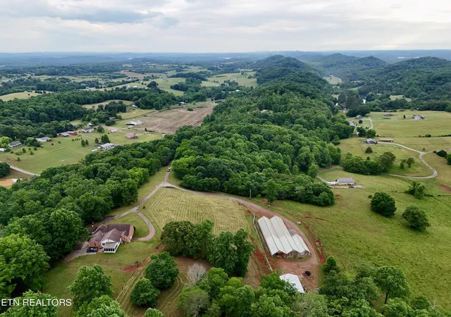 Photo 3 of Single family home for sale at 630 Kenny Brk Ln, Greenback, TN 37742 | MLS# 1342497 | Listing updated on 2026-07-01