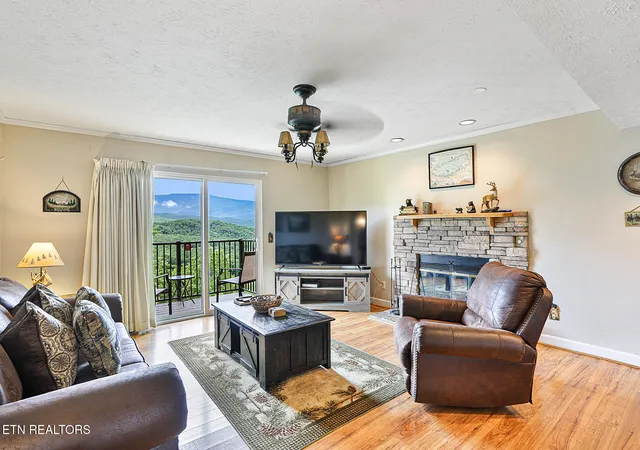4th image of 3710 Weber Rd #UNIT 201-B, Gatlinburg, TN 37738 | MLS# 1342408