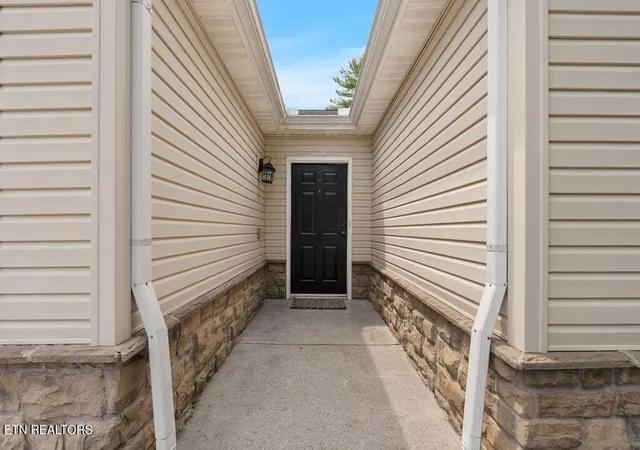 Photo 4 of Sale Pending at 2358 Slate Valley Ln, Knoxville, TN 37923 | MLS# 1342419 | Listing updated on 2026-06-02