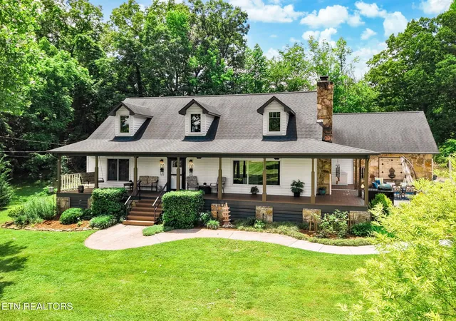 Photo 3 of Sale Pending at 519 Herron Rd, Farragut, TN 37934 | MLS# 1343183 | Listing updated on 2026-08-26