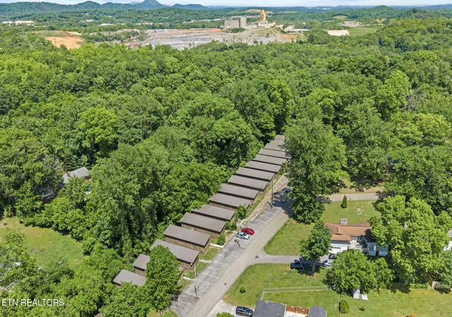 4th image of 5211 Pocahontas Dr, Knoxville, TN 37914 | MLS# 1342605