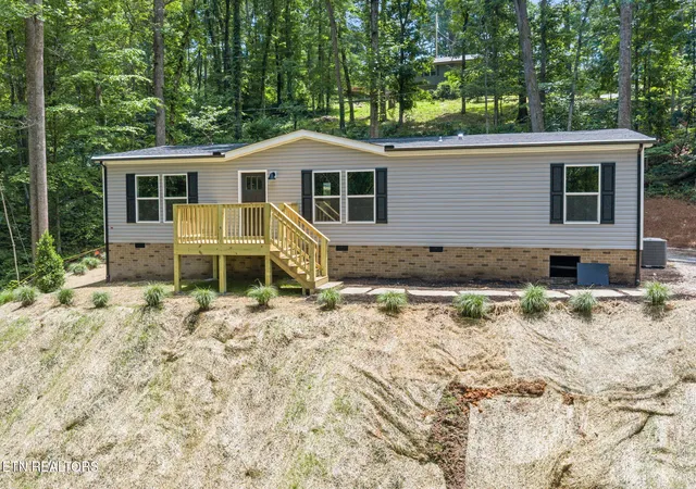 Homes for sale in Rocky Top, TN | 206 Cumberland View Est Rd, Rocky Top, TN 37769 | MLS# 1342981