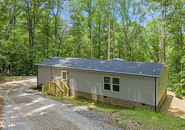 3rd image of 206 Cumberland View Est Rd, Rocky Top, TN 37769 | MLS# 1342981