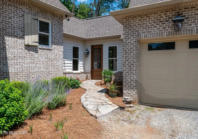 Photo 3 of Single family home for sale at 1677 Botsford Dr, Knoxville, TN 37922 | MLS# 1344042 | Listing updated on 2026-09-16