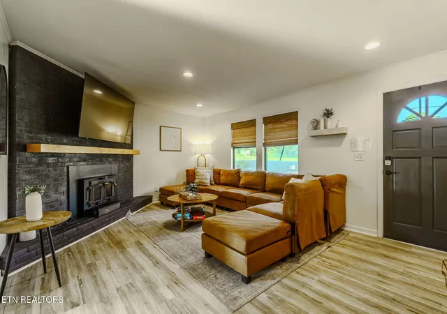 Photo 3 of Single family home for sale at 3039 Lona Dr, Sevierville, TN 37862 | MLS# 1344447 | Listing updated on 2026-07-03