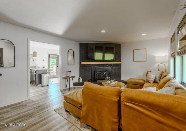 Photo 3 of Single family home for sale at 3039 Lona Dr, Sevierville, TN 37862 | MLS# 1344447 | Listing updated on 2026-07-03