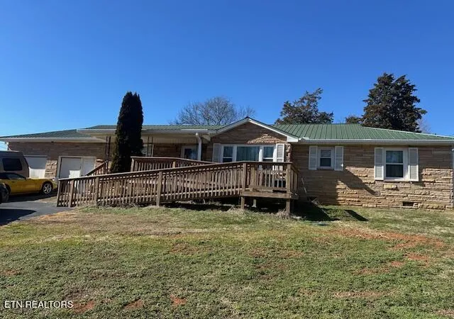 Homes for sale in Loudon, TN | 2068 W Lee Hwy, Loudon, TN 37774 | MLS# 1342519