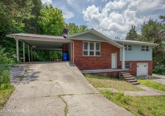 Homes for sale in Rocky Top, TN | 220 Industrial Park Ln, Rocky Top, TN 37769 | MLS# 1342626