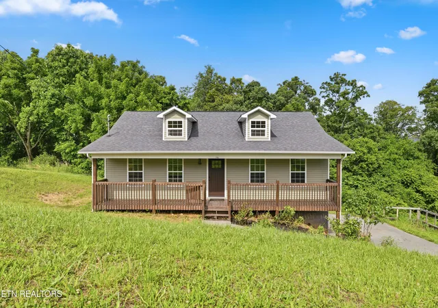 Homes for sale in Dandridge, TN | 715 Privet Dr, Dandridge, TN 37725 | MLS# 1342964