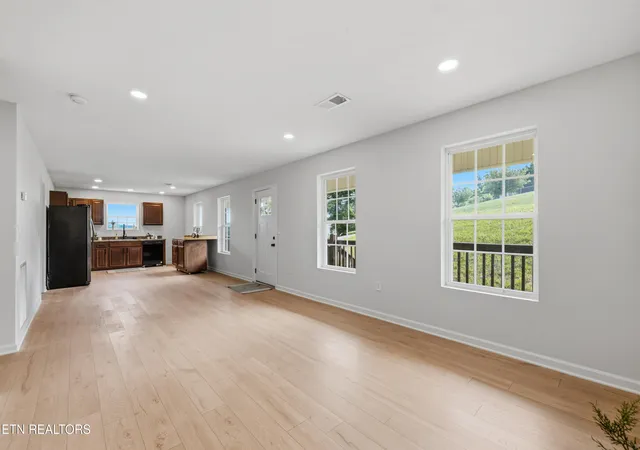 Photo 4 of Sale Pending at 715 Privet Dr, Dandridge, TN 37725 | MLS# 1342964 | Listing updated on 2026-09-21