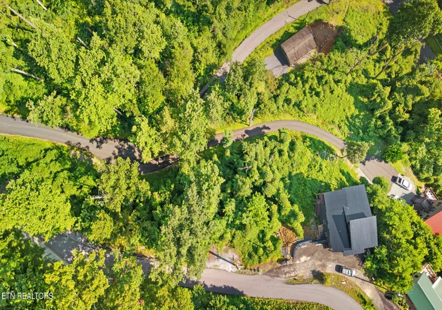 Homes for sale in Gatlinburg, TN | 818 Davenport Rd, Gatlinburg, TN 37738 | MLS# 1344809