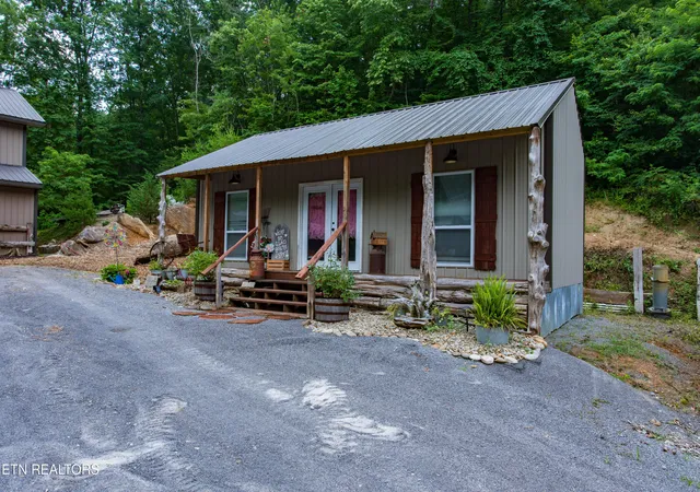 Homes for sale in Luttrell, TN | 700 Damewood Hollow Rd, Luttrell, TN 37779 | MLS# 1342851