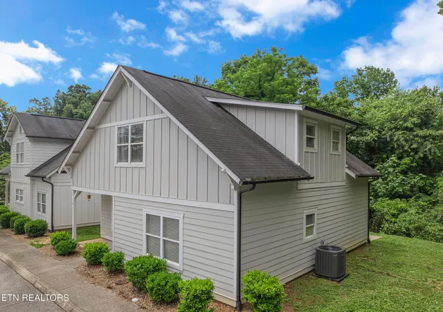 2nd image of 1334 Apple Blossom Wy, Knoxville, TN 37920 | MLS# 1342745