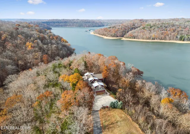 Homes for sale in Byrdstown, TN | 2070 Holly Bend Dr, Byrdstown, TN 38549 | MLS# 1342618