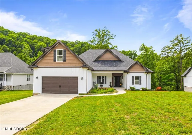 Homes for sale in Speedwell, TN | 320 Wagon Ln, Speedwell, TN 37870 | MLS# 1343078