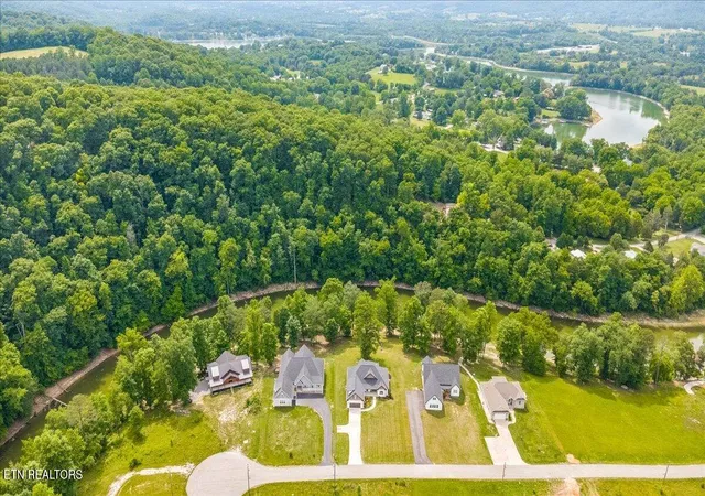 Homes for sale in Speedwell, TN | 320 Wagon Ln, Speedwell, TN 37870 | MLS# 1343078