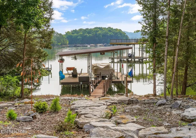 Homes for sale in Rockwood, TN | 155 E Shore Dr, Rockwood, TN 37854 | MLS# 1342678