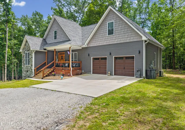 Homes for sale in Monterey, TN | 617 Icy Cove Tr, Monterey, TN 38574 | MLS# 1342754