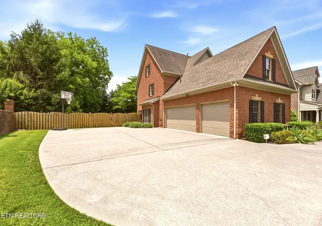 Photo 3 of Sale Pending at 1201 Bentley Park Ln #1, Knoxville, TN 37922 | MLS# 1342827 | Listing updated on 2026-07-05