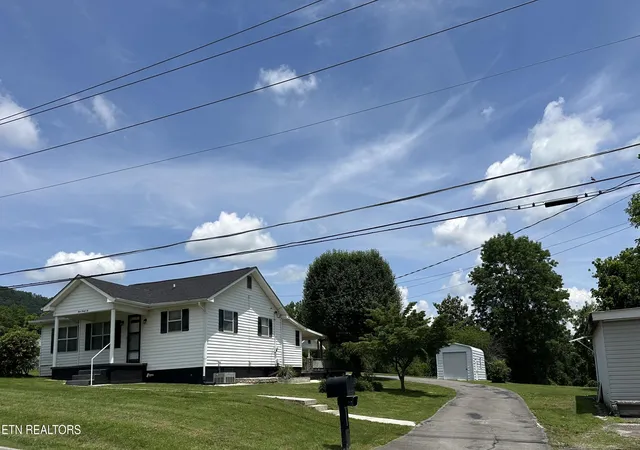 Homes for sale in Rockwood, TN | 392 Tedder St, Rockwood, TN 37854 | MLS# 1342834