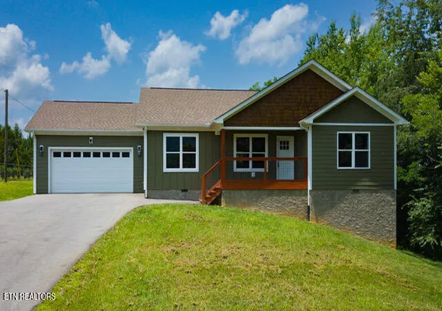 Photo 1 of Single family home for sale at 327 Thomas Loop Rd, Sevierville, TN 37876 | MLS# 1342850 | Listing updated on 2026-09-18