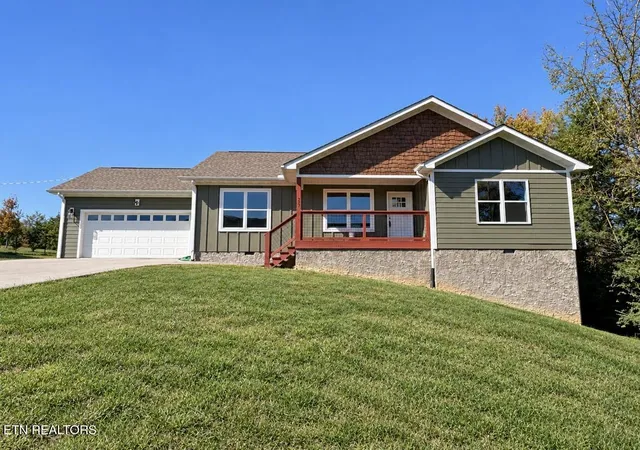 Photo 1 of Single family home for sale at 327 Thomas Loop Rd, Sevierville, TN 37876 | MLS# 1342850 | Listing updated on 2026-10-22
