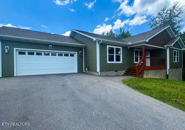 Photo 2 of Single family home for sale at 327 Thomas Loop Rd, Sevierville, TN 37876 | MLS# 1342850 | Listing updated on 2026-09-18