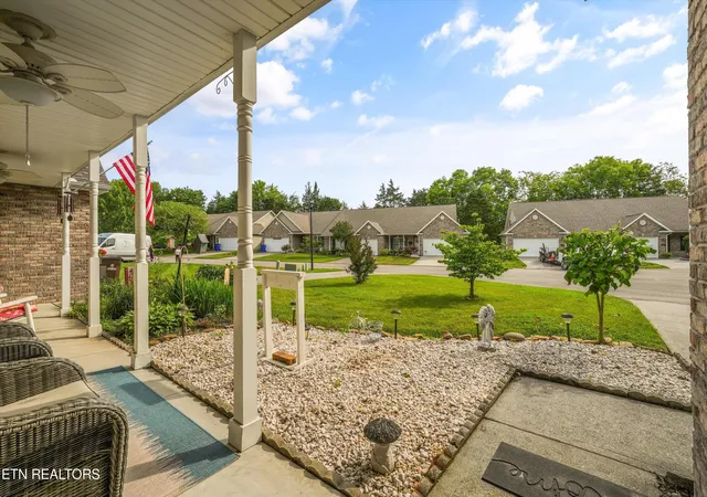 Homes for sale in Knoxville, TN | 1676 Emerald Pointe Ln, Knoxville, TN 37918 | MLS# 1342838