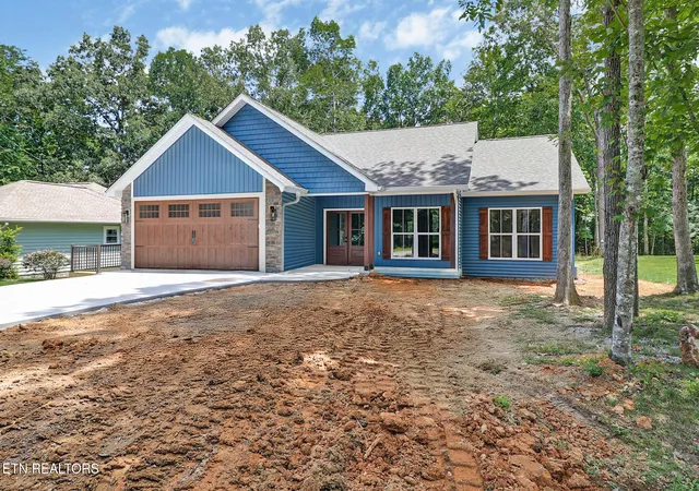 Photo 3 of Single family home for sale at 156 Pomeroy Dr, Crossville, TN 38558 | MLS# 1342790 | Listing updated on 2026-07-25
