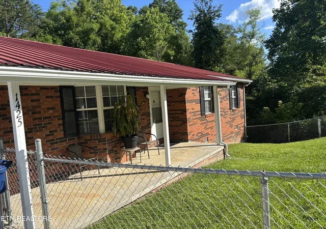 Homes for sale in Middlesboro, KY | 1425 Hwy 441, Middlesboro, KY 40965 | MLS# 1342800