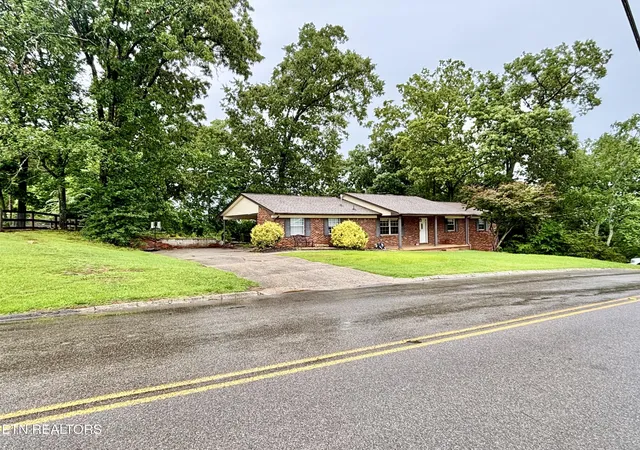 Homes for sale in Knoxville, TN | 7512 Temple Acres Dr, Knoxville, TN 37938 | MLS# 1342832