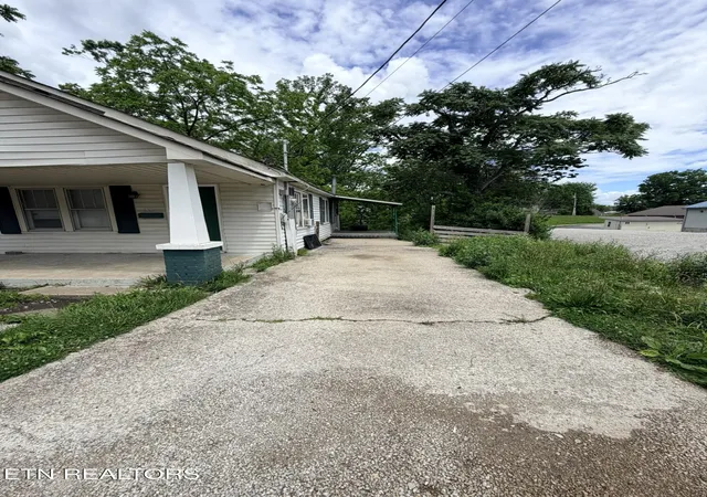 Homes for sale in Oneida, TN | 18700 Alberta St, Oneida, TN 37841 | MLS# 1342860