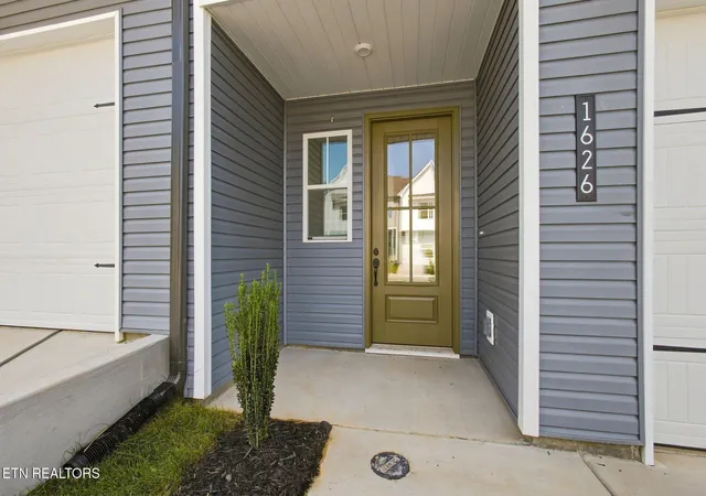 Photo 4 of Sale Pending at 1624 Lateglow Way, Knoxville, TN 37931 | MLS# 1342861 | Listing updated on 2026-09-07