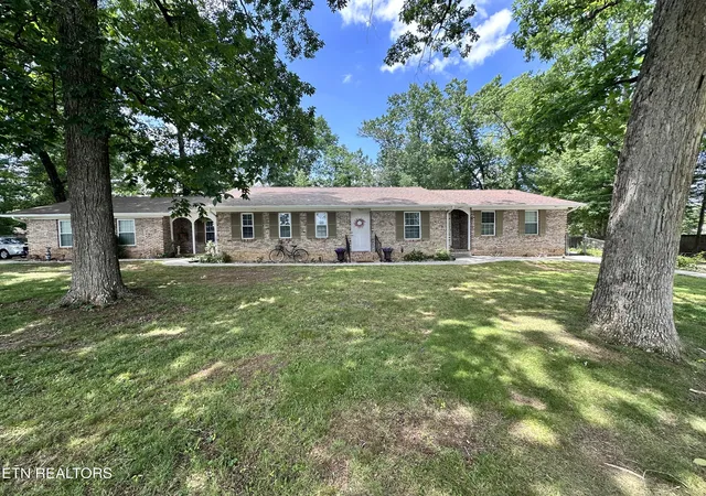 2nd image of 408 Dell Rd, Maryville, TN 37804 | MLS# 1342854