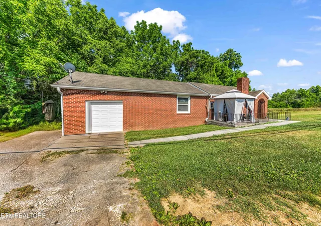 Homes for sale in Knoxville, TN | 3107 Gray Hendrix Rd, Knoxville, TN 37931 | MLS# 1342915